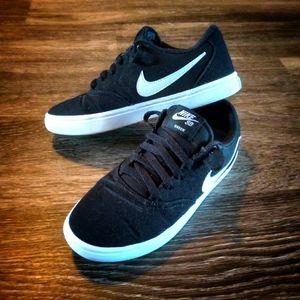 Nike SB Check Solarsoft Shoes